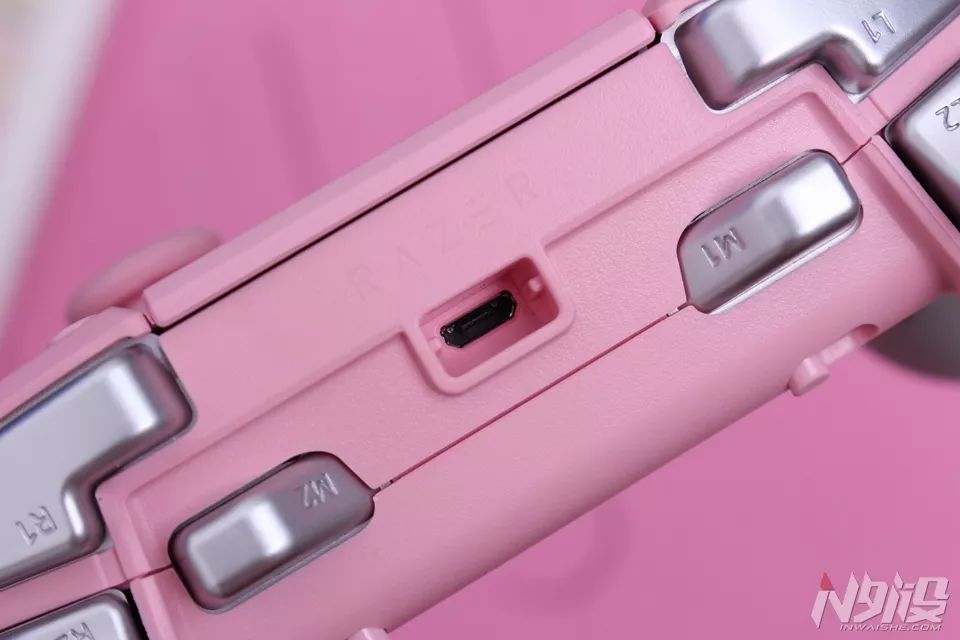 雷蛇razer游戏手柄测评,razer雷蛇飓兽竞技版ps4手柄