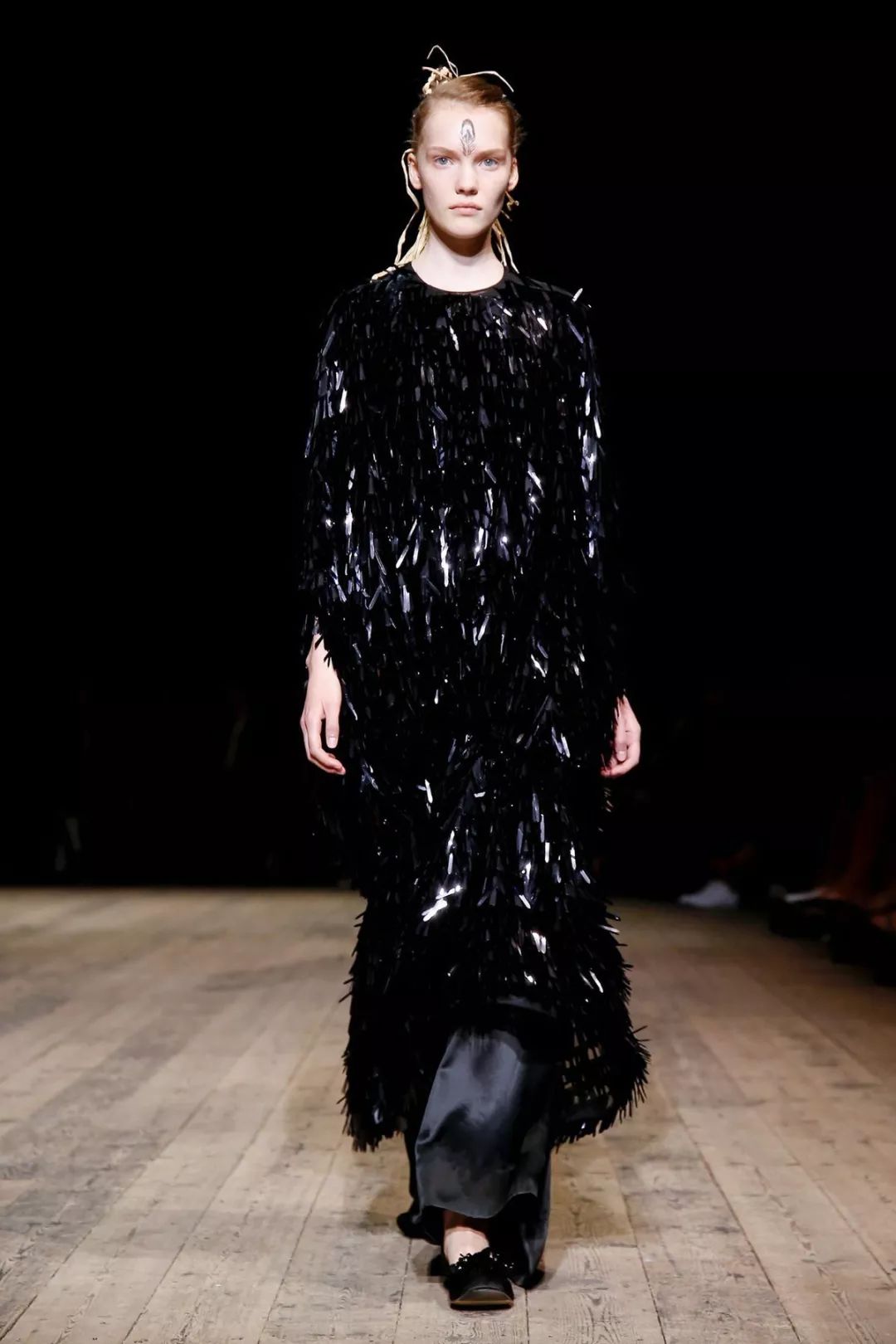 丝绸吊带长裙巴黎时装周,simonerocha泡泡裙