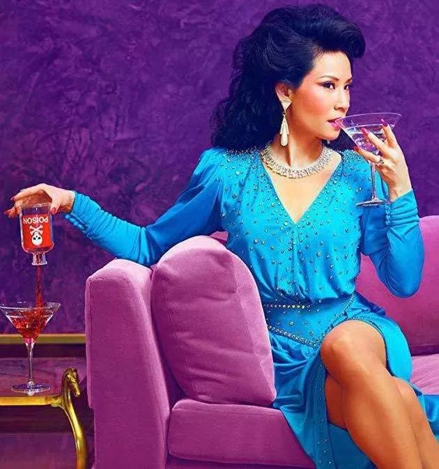 她是好莱坞最红华裔女星，50岁自导自演9.3高分剧