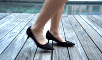 奥黛丽赫本钟爱的猫跟鞋,奥黛丽赫本尖头小黑鞋