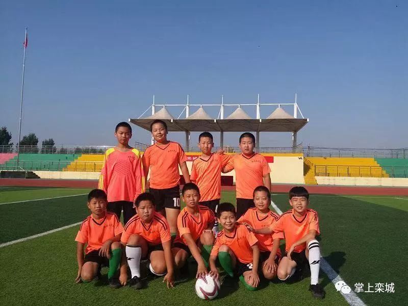 校园足球赛,校园足球庆祝世界杯