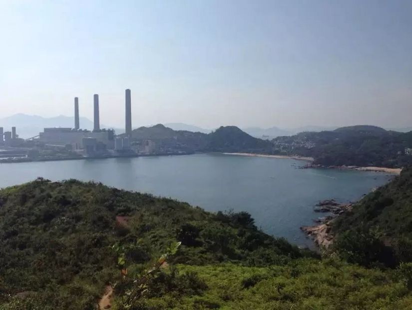 为了泳滩,遇上稔子和山日