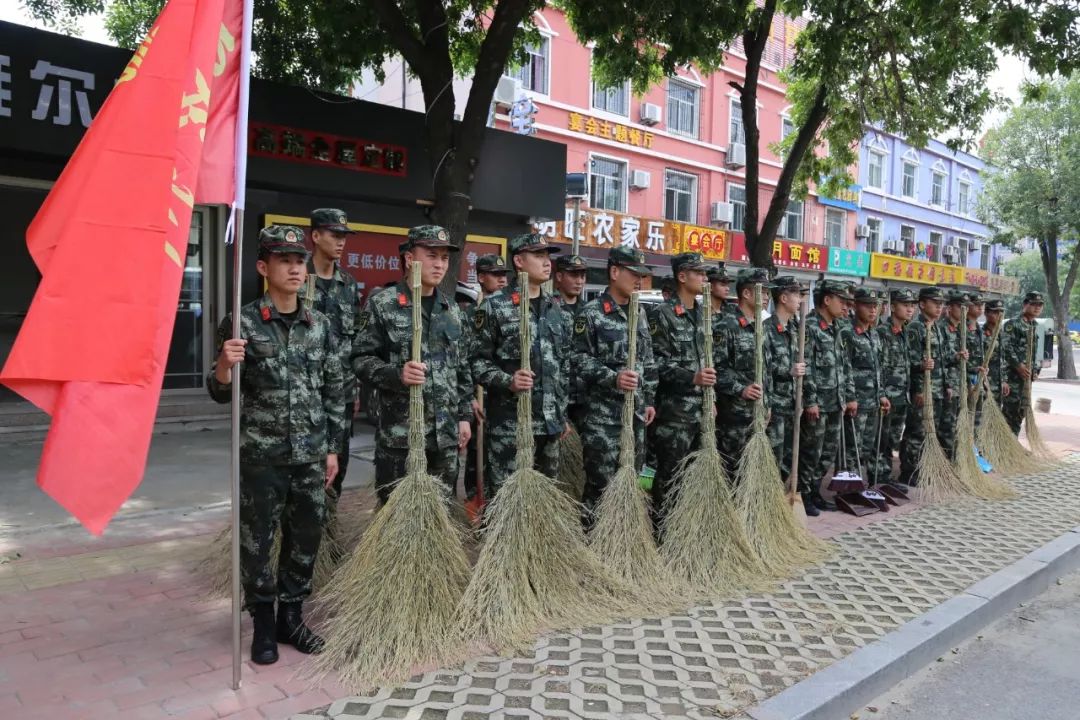 让军人成为全社会尊崇的职业,努力让军人成为全社会尊崇的职业