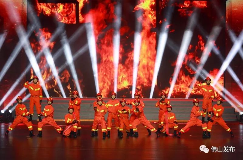 昨夜，佛山这样给祖国表白！精彩全回顾→