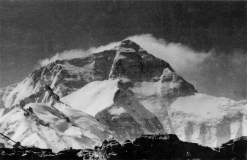 真实的珠峰多少米,真实攀登珠峰第二台阶