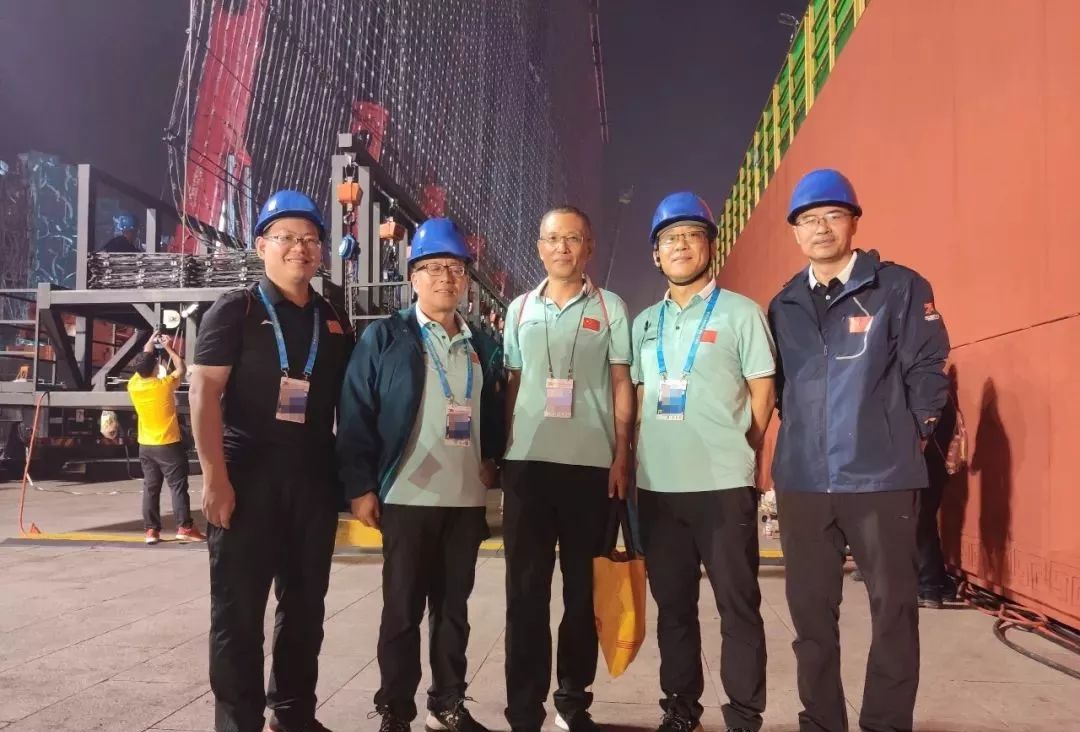 5400㎡的五星红旗创世界纪录！这个英雄团队功不可没！