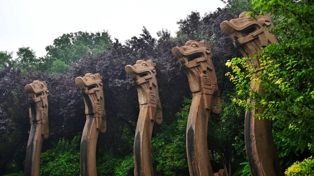 济南五龙潭值得去吗,五龙潭是来济南必逛的一个公园