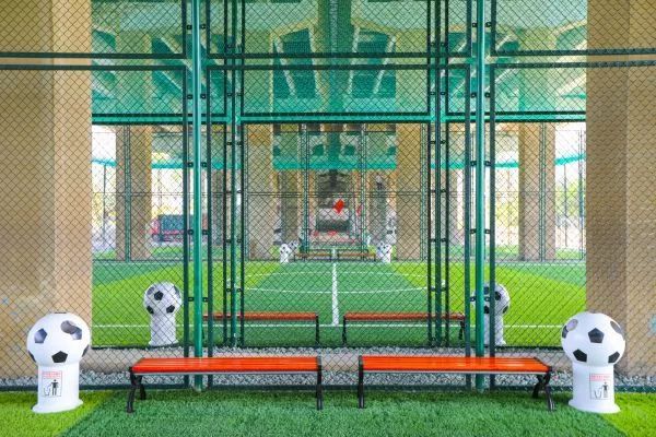 闲置空地变身篮球场,江岸人造草坪足球场