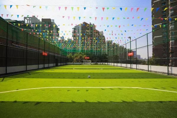 闲置的空地能否建足球场,洪山江滩新建足球场