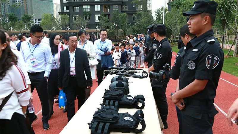 【护校安园】坏人来了怎么办？民警这堂反恐教育课讲清楚了！