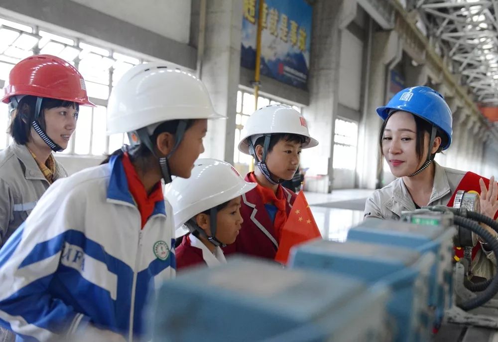 我们来啦英文视频,我们来了完整视频