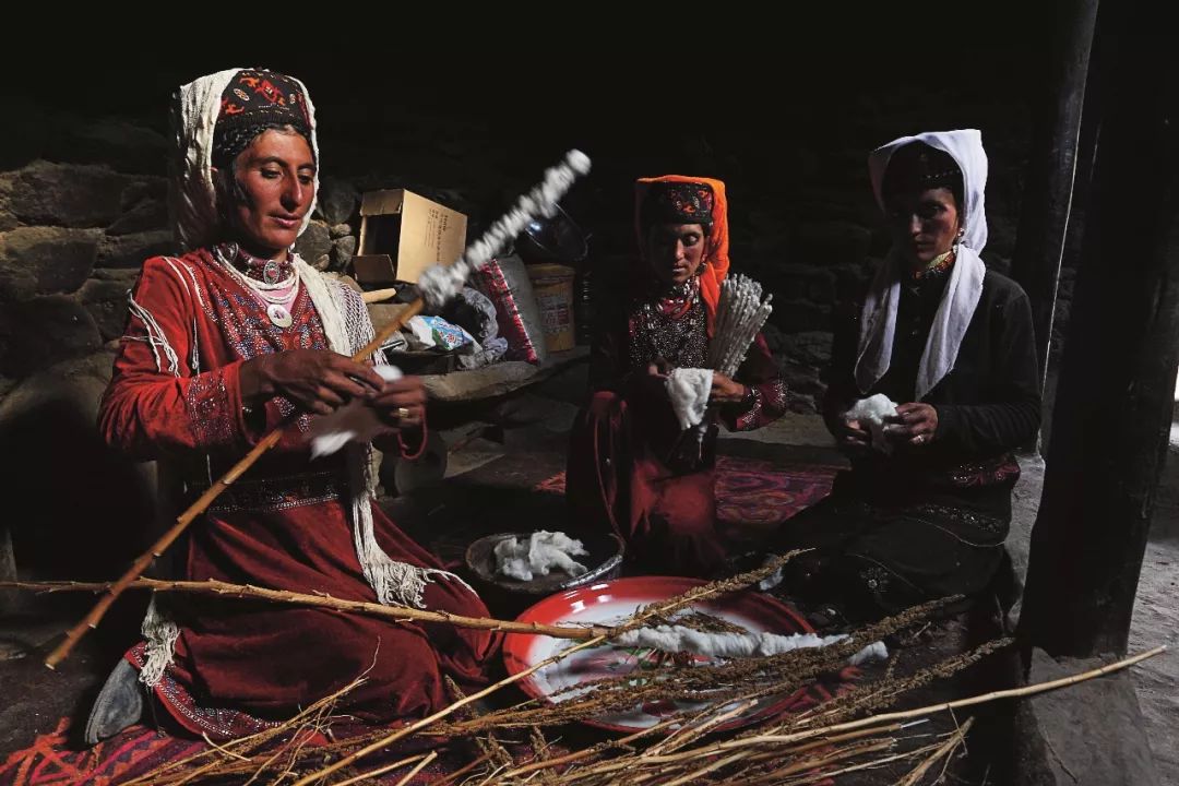 和青藏高原一样高的地方,比青藏高原还高的高原