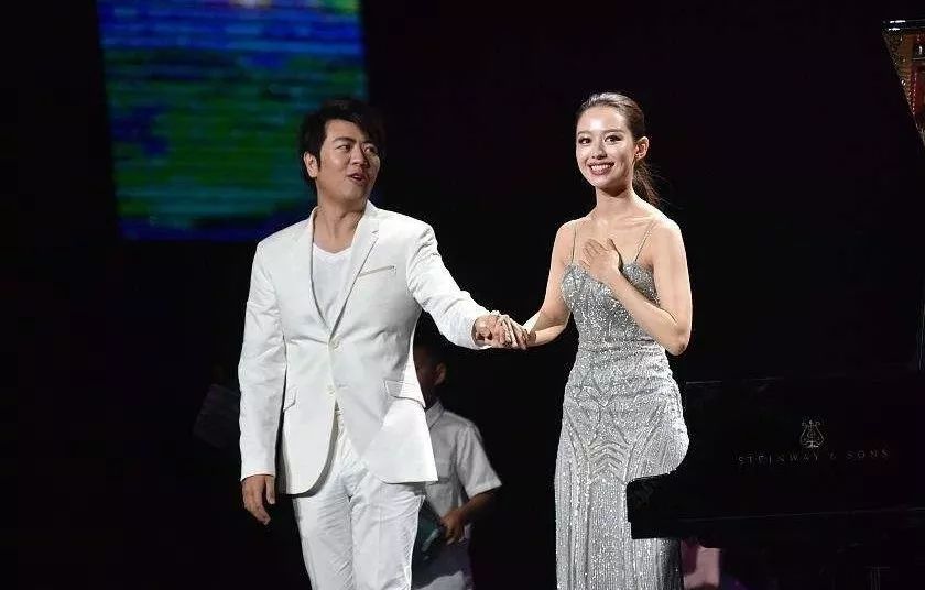 完美女神竟是“宠夫狂魔”？实力圈粉上演浪漫双重奏