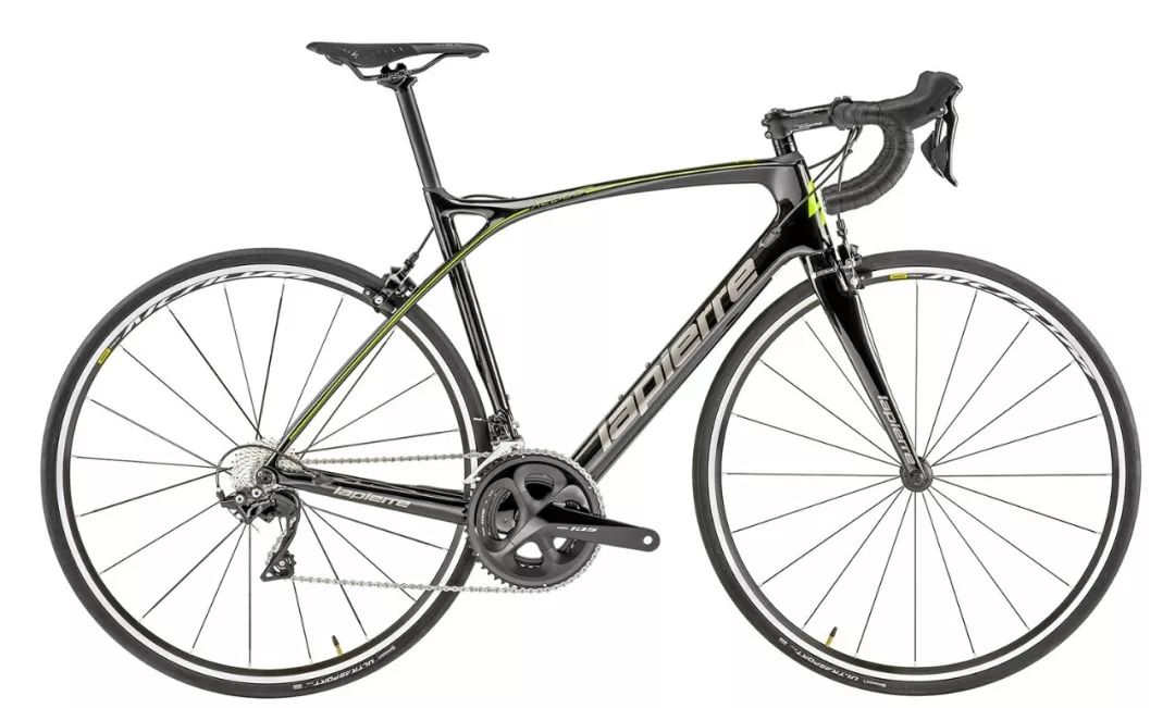 都是2万左右的公路小妖精，你选谁？