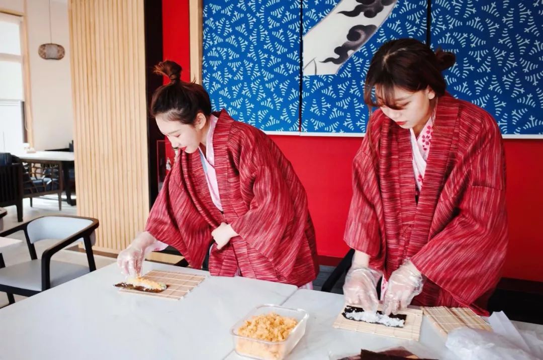 自驾游12个人住民宿,住200左右民宿3天1500左右