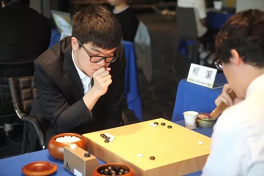 lg杯8强陈耀烨战柯洁,第28届lg杯柯洁战绩