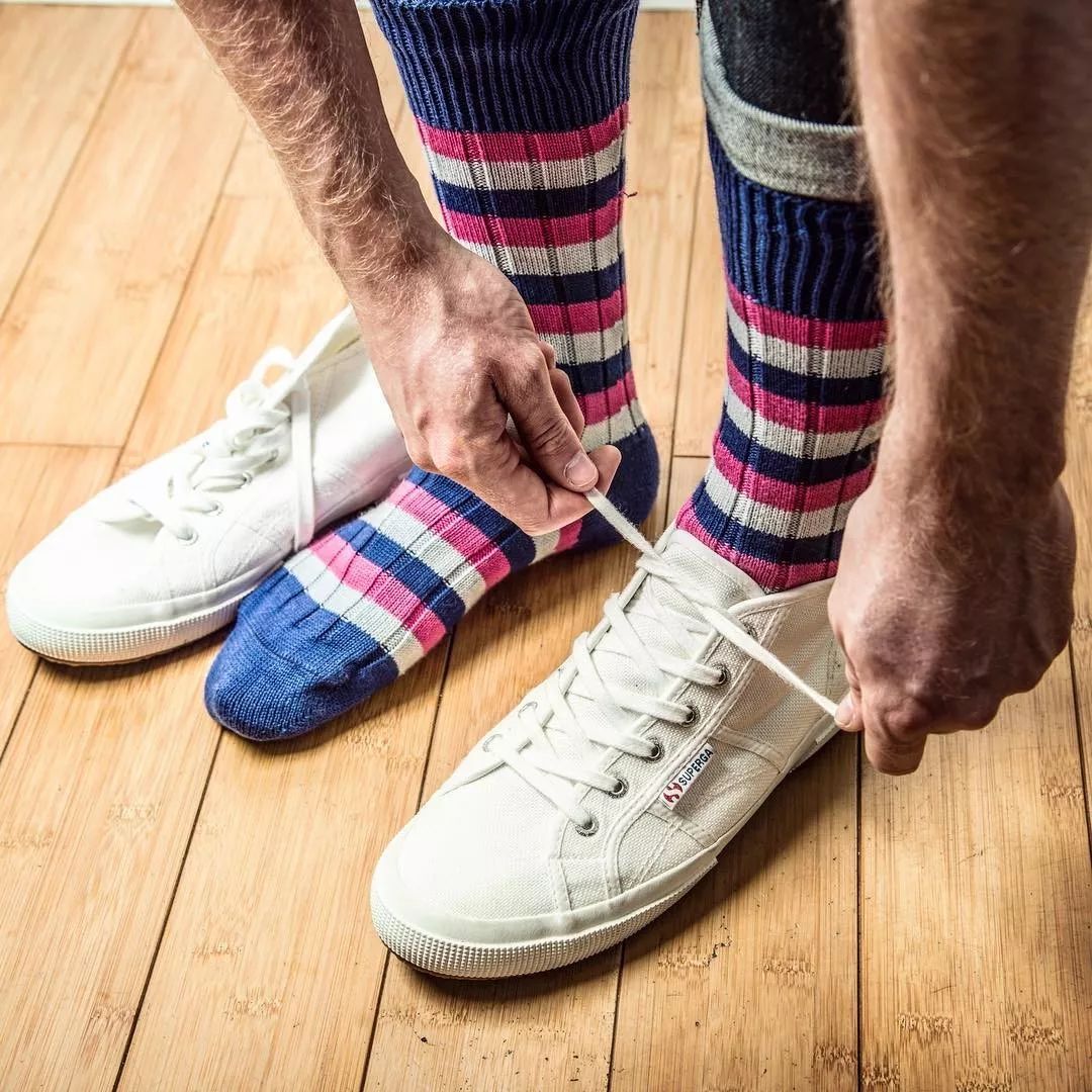 冲袜子,冲顶袜子