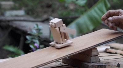 61岁中国大爷火爆外媒,61岁大爷惊呆外国人