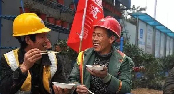 人到四十不交三人是什么意思,人到四十一不换二不碰是什么意思