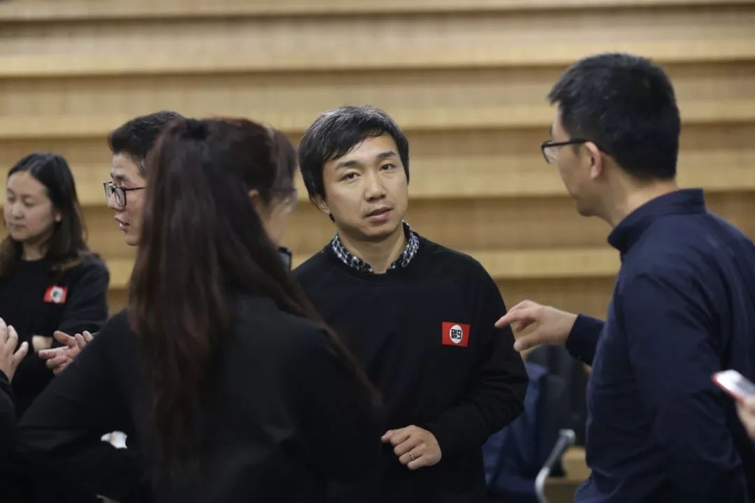 想和美团瓜分外卖生意，微信群+小程序的模式OK吗？