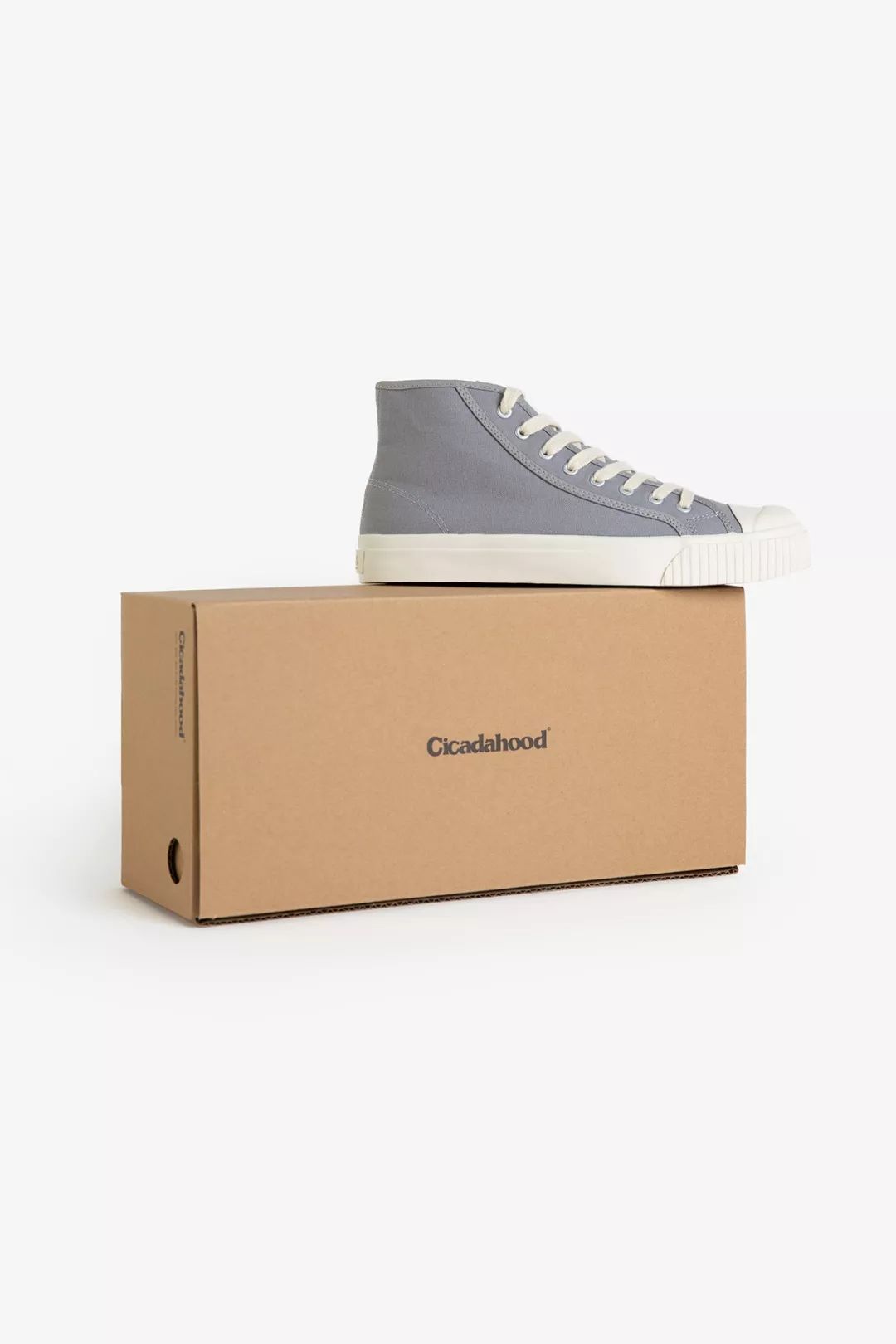 别装了，你的鞋已经出卖了你