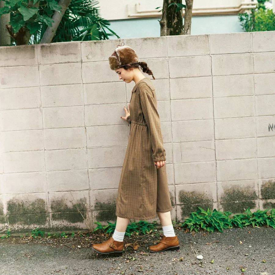 日杂少女改变风格,复古森女文艺优雅穿搭