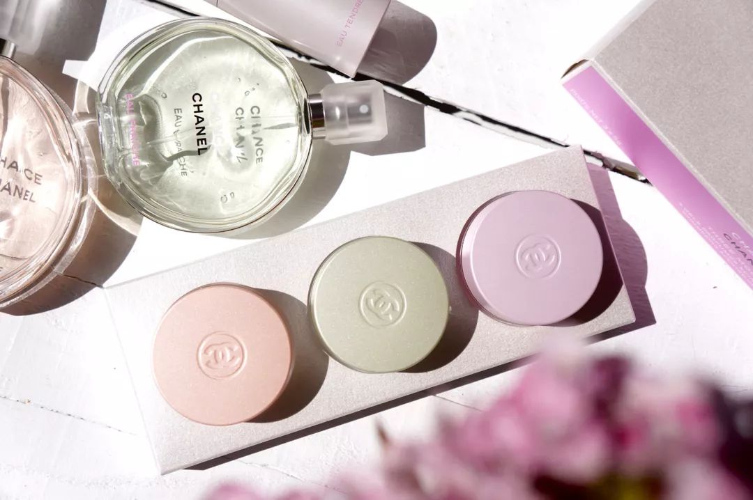 再火的衣服没有这个细节，也很难精致起来