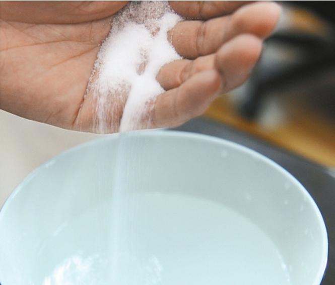 拖地有腥臭味怎么去除,拖地闻到腥味怎么解决