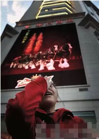 「夜读」某主播煽动粉丝恶意刷单700万，店家求饶：比利益更重的，是良知