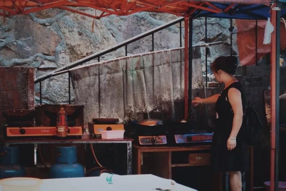 癌症患者挂尿袋和屎袋,患癌人身上带着尿袋