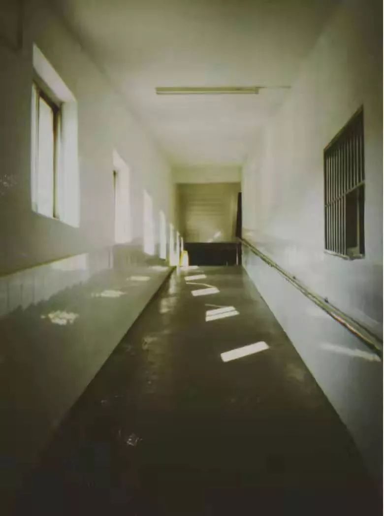 癌症患者挂尿袋和屎袋,患癌人身上带着尿袋