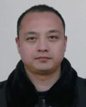 他们开车的，快把他们“揪”出来