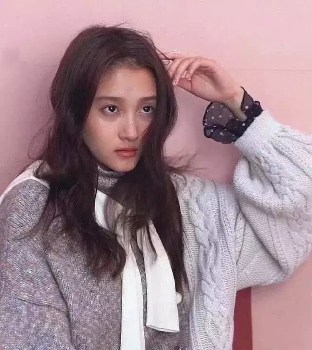 神似关晓彤又像黄磊跳舞视频,跟关晓彤长得差不多的人