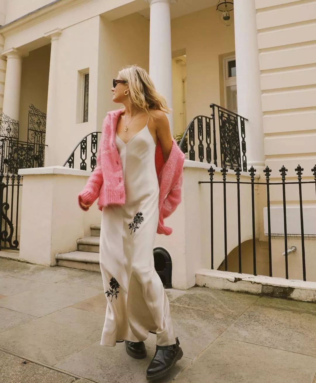 怎么调出跟钟楚曦一样的复古风,钟楚曦新中式穿搭同款