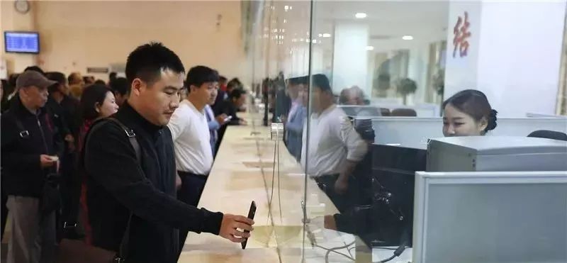 别了纸质票现在坐火车有大变化,火车票电子客票怎么出站