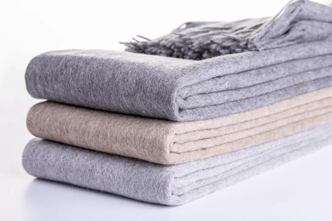 提升穿搭氛围感的秋冬围巾推荐,围巾选款看这里