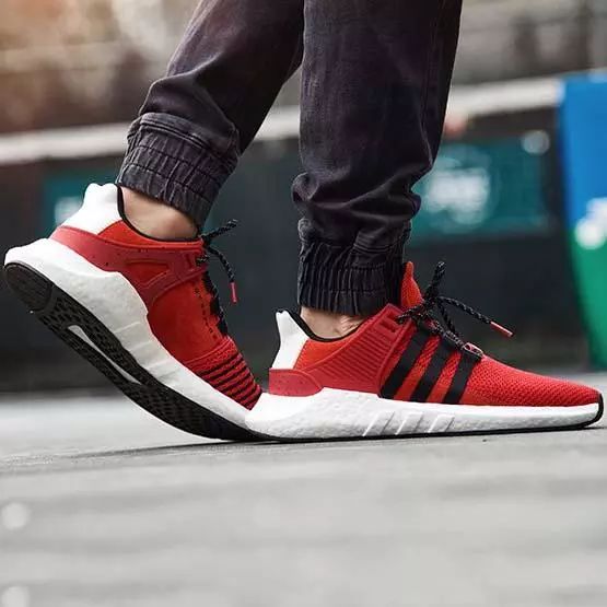 aj1红蓝警灯漆皮双鞋带效果图,aj1黑红蓝警灯荔枝皮