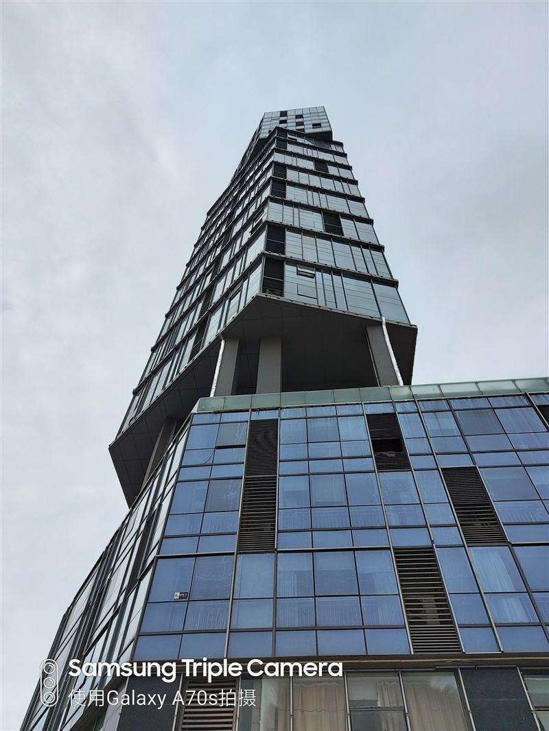 中端机还能如此漂亮三星GalaxyA70s评测：最轻薄的6400万三摄之作