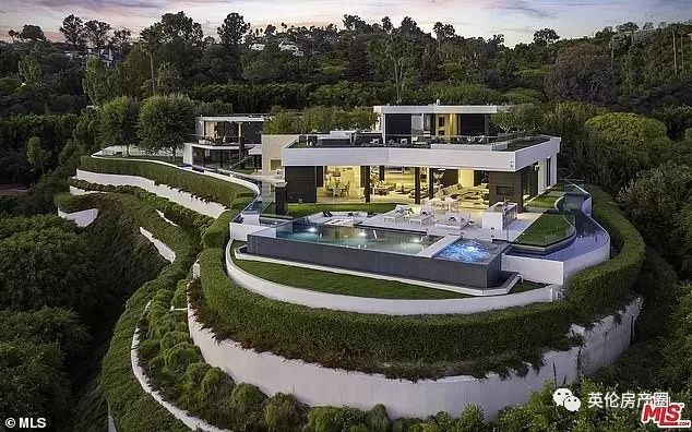 连年血亏！贝嫂公司去年再亏1.14亿，小贝一家这个圣诞怕是过不好了