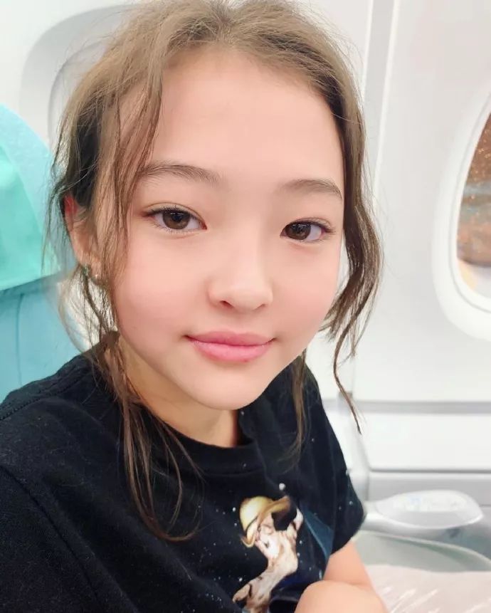 迷人计丨Jennie11岁的妹妹在“刷酸”？被闭口包围的我都不敢尝试