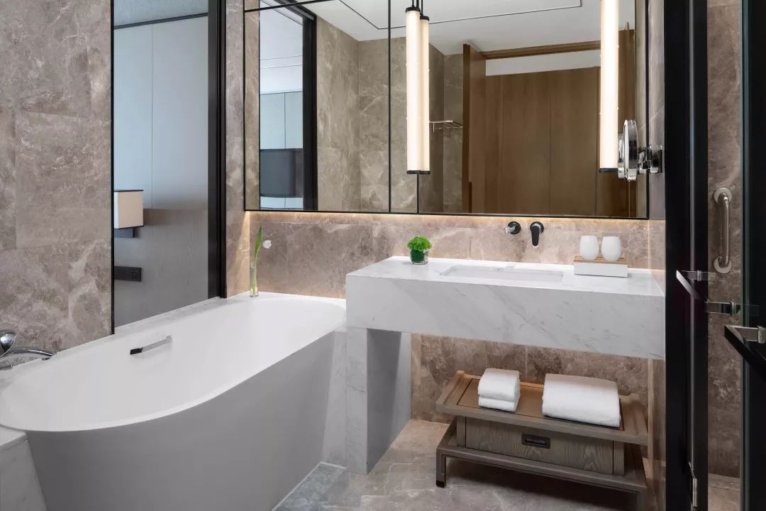 毗邻100万㎡国内罕见水上森林！建在氧吧里的杭州地标万豪酒店！入秋后简直美呆