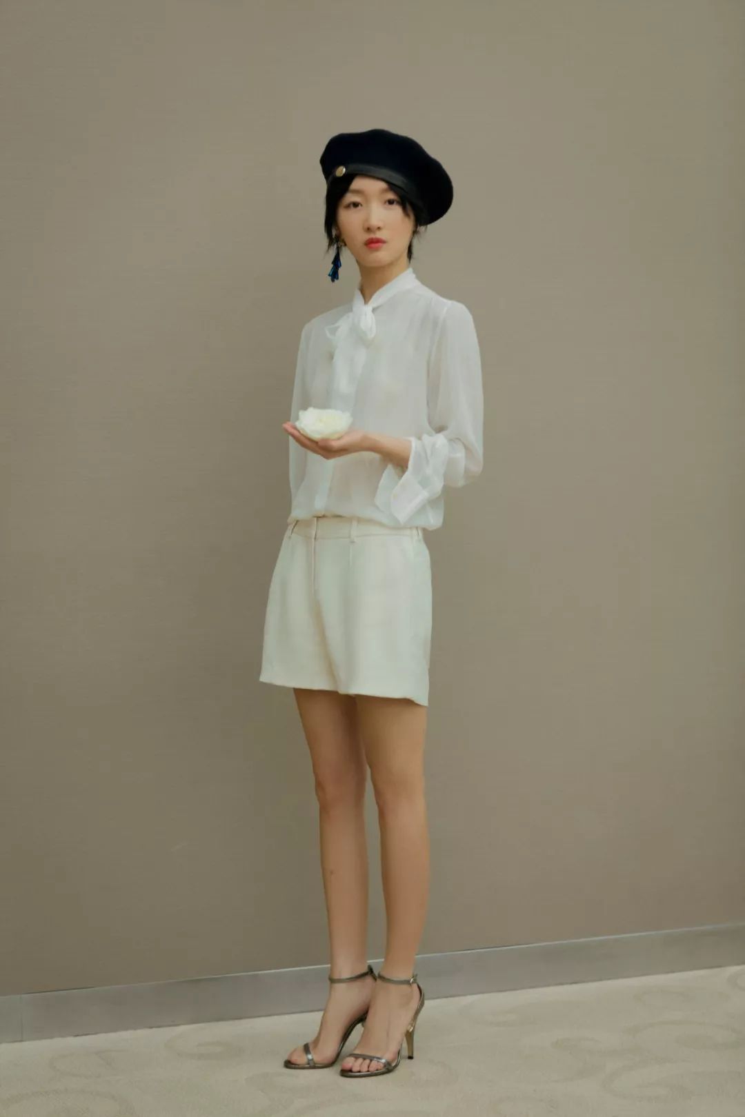 周冬雨觉得自己好看吗,周冬雨说她自己高级脸视频