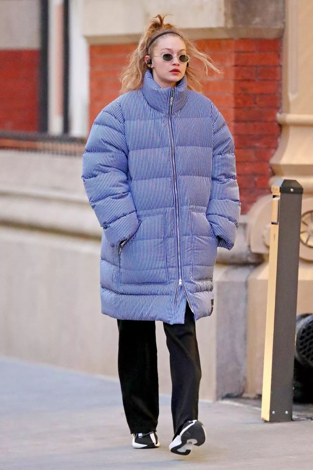 羽绒服4种穿搭技巧男,4种穿法红色大码羽绒服