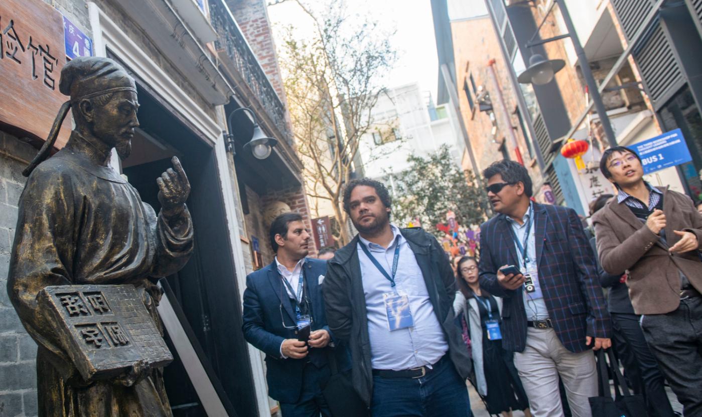 永庆坊招人,永庆坊好多人