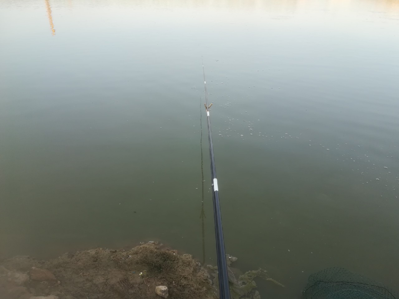 新手钓鱼选漂明白这几点,新手钓鱼从选钓竿开始