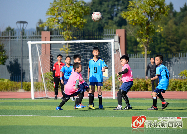 小学举行校园足球联赛,通道礼雅小学六一表演