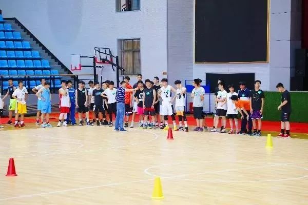 明德中学校园,明德学校美食