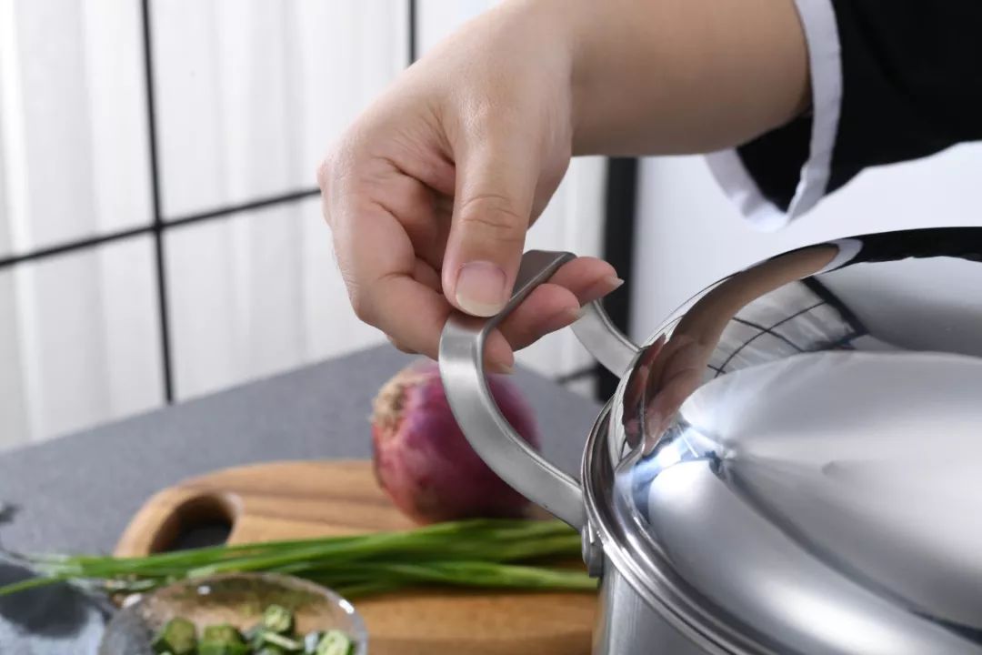 冬天煲汤取暖，你缺这一口节能省事的恒温锅