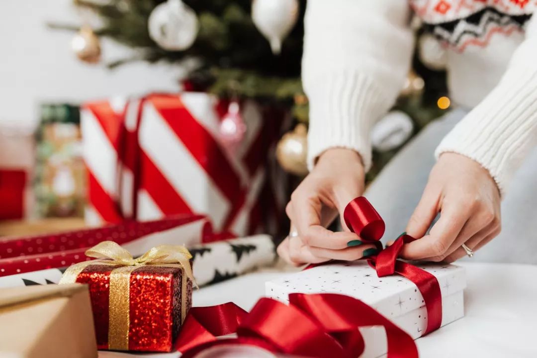 送女朋友的圣诞礼物推荐 (送女友的圣诞礼物好推荐)