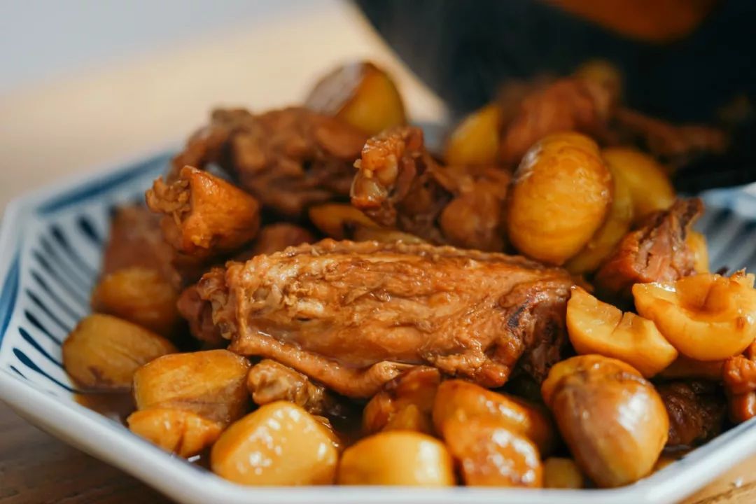 遇到诈骗电话是挂掉还是放任不管,接到诈骗电话就敲锅